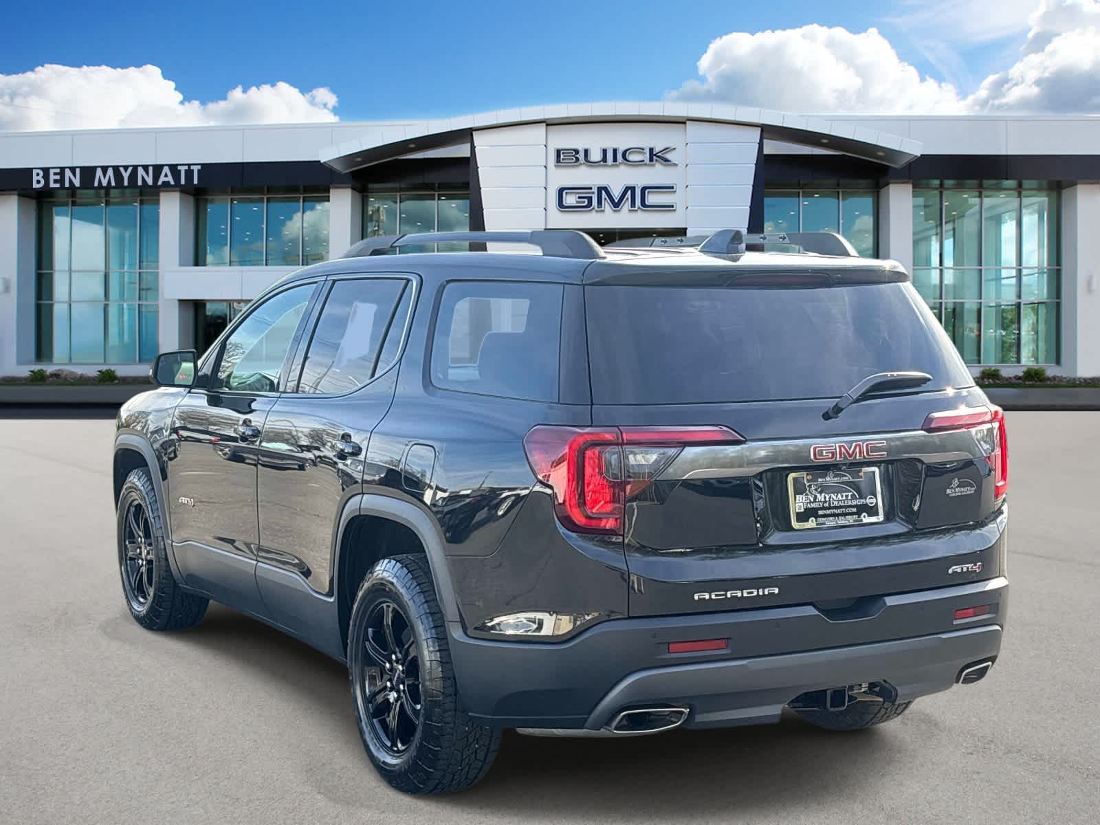 2023 GMC Acadia AT4