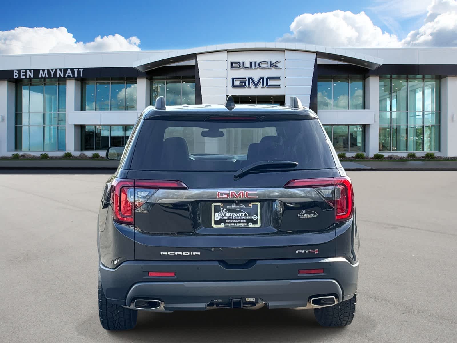 2023 GMC Acadia AT4
