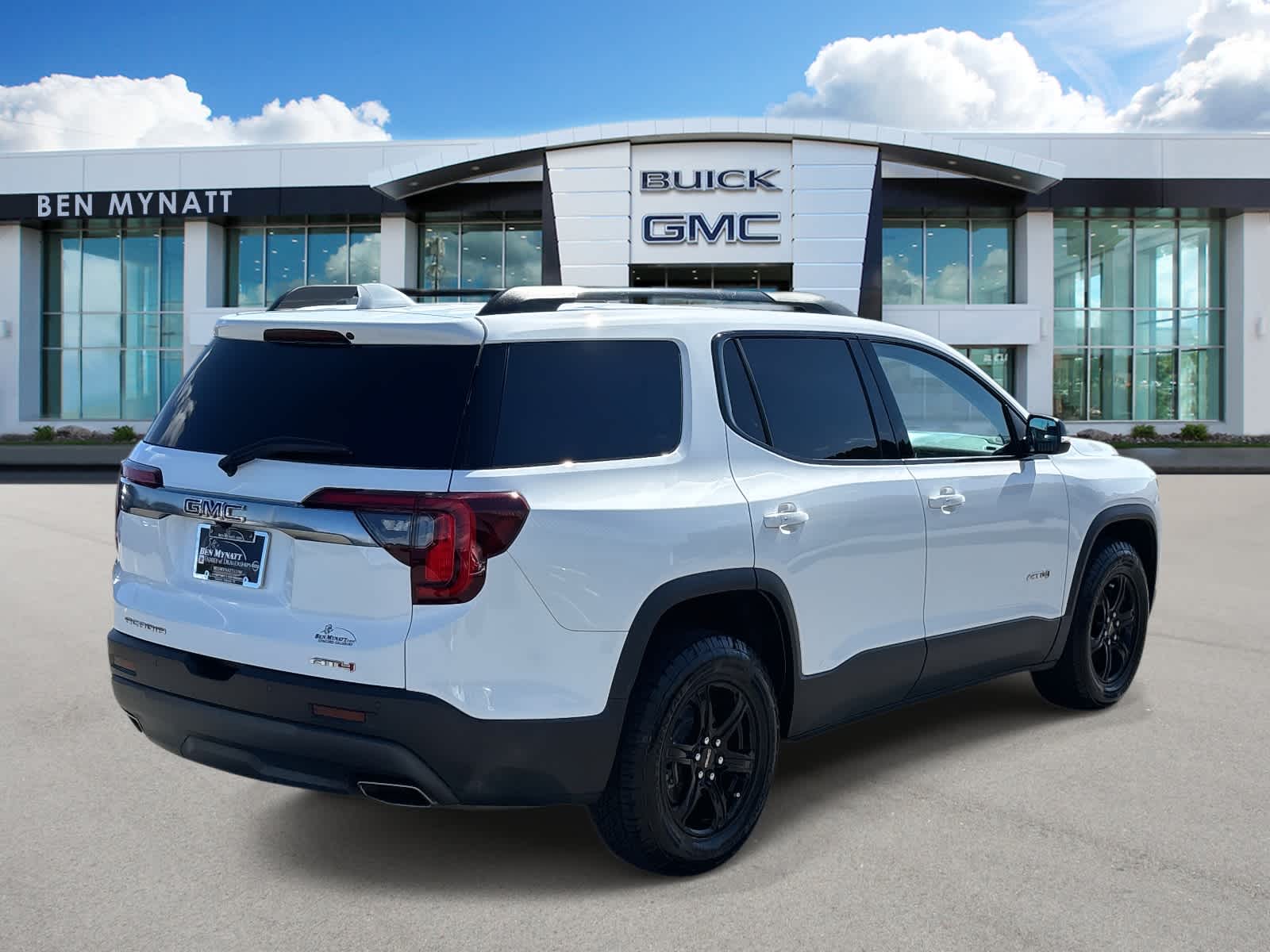 2023 GMC Acadia AT4