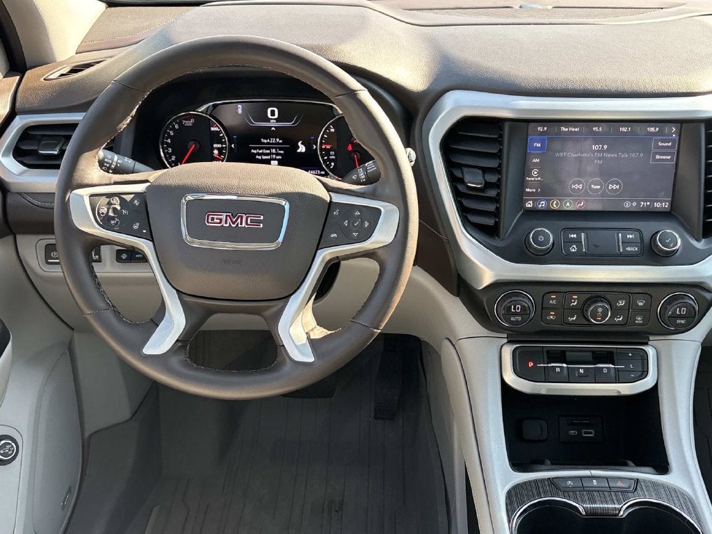 2023 GMC Acadia SLT