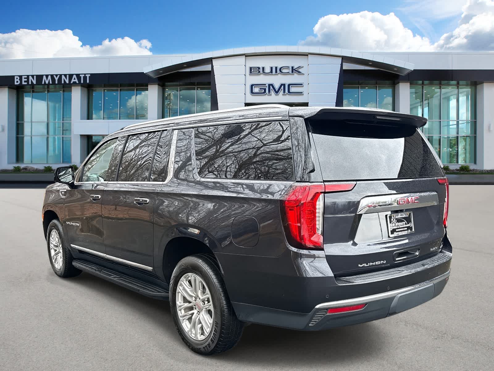 2023 GMC Yukon XL SLT