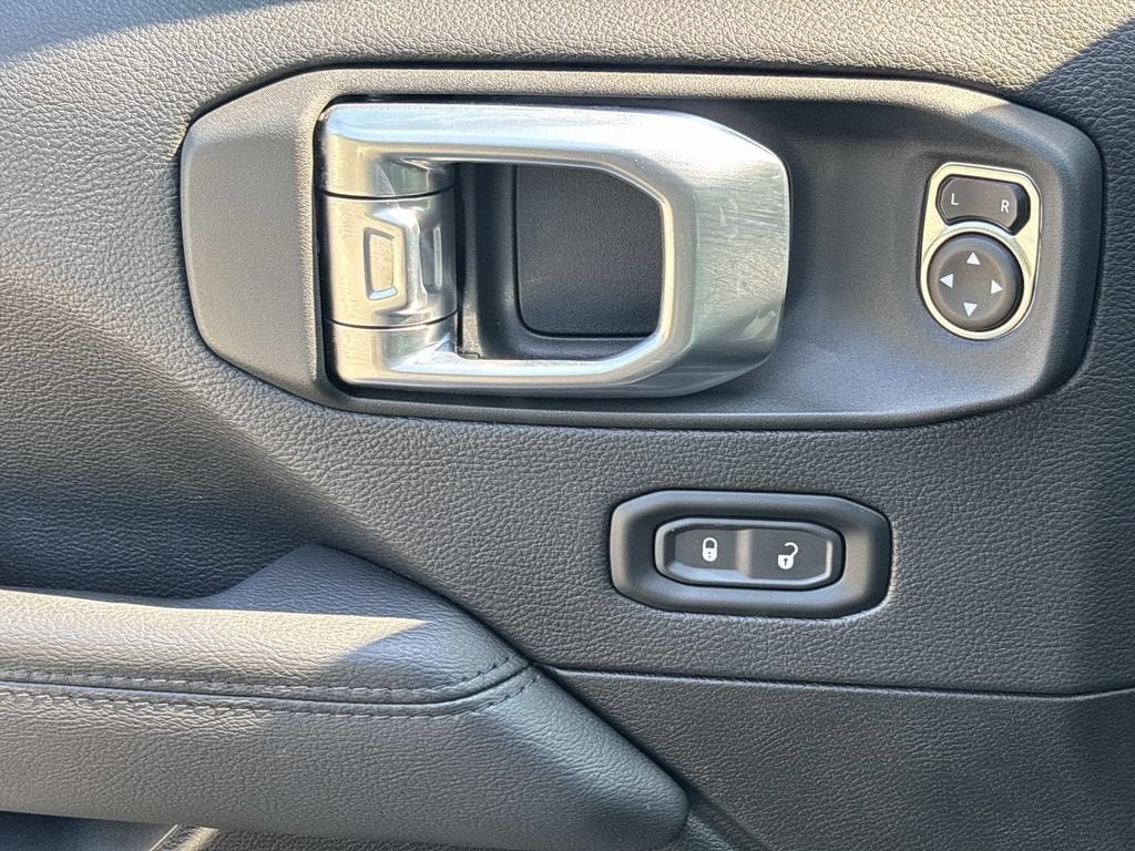 2022 Jeep Wrangler Unlimited Sahara Altitude