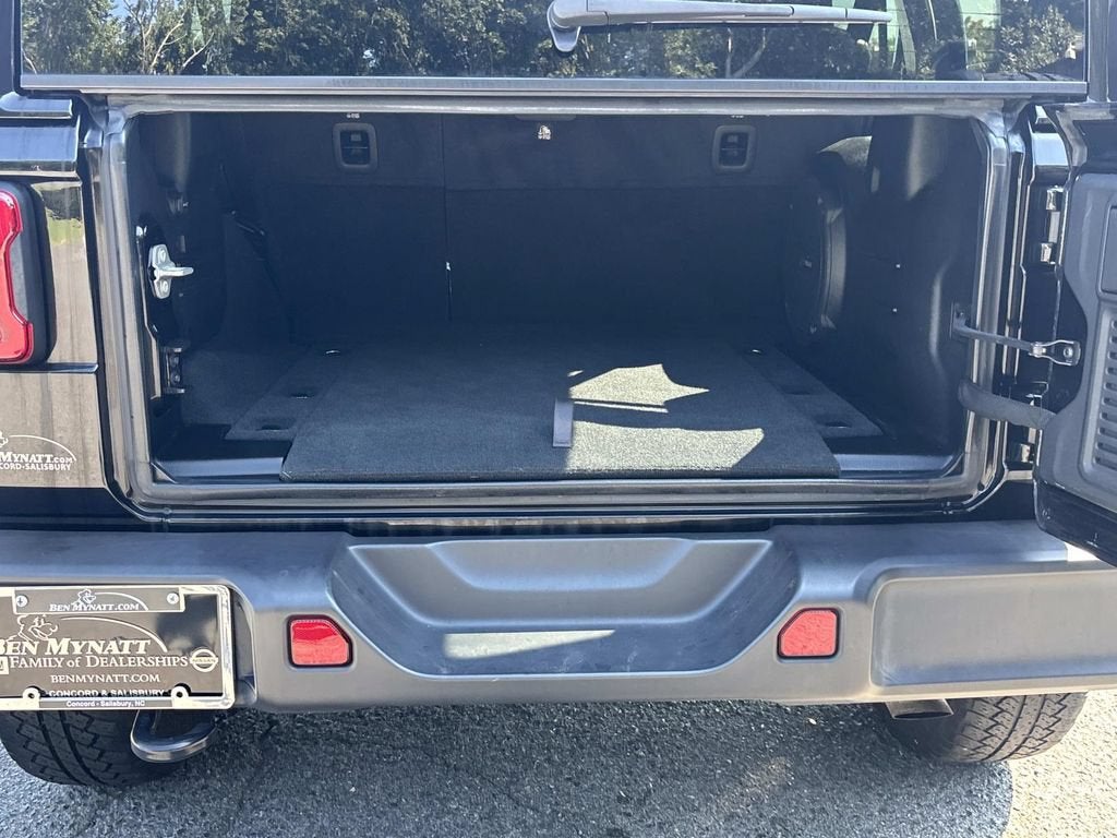 2022 Jeep Wrangler Unlimited Sahara Altitude