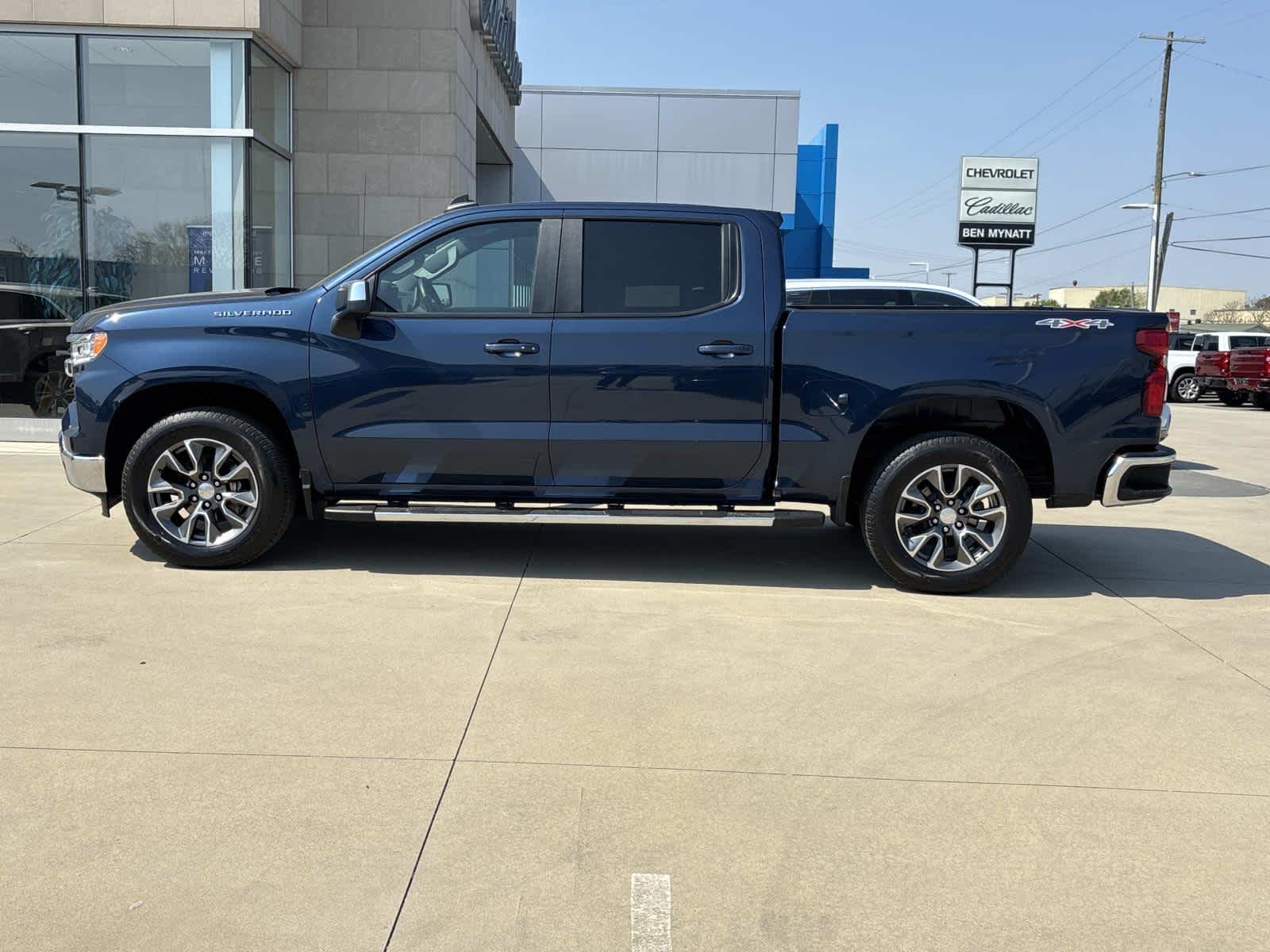 2023 Chevrolet Silverado 1500 LT (2FL)