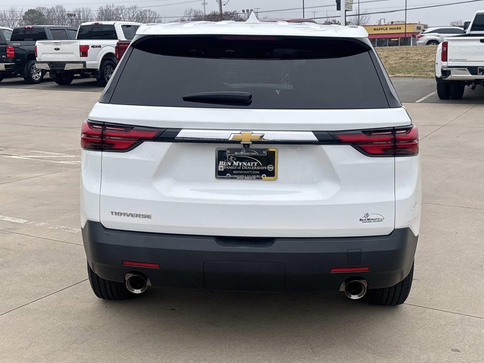 2023 Chevrolet Traverse LS