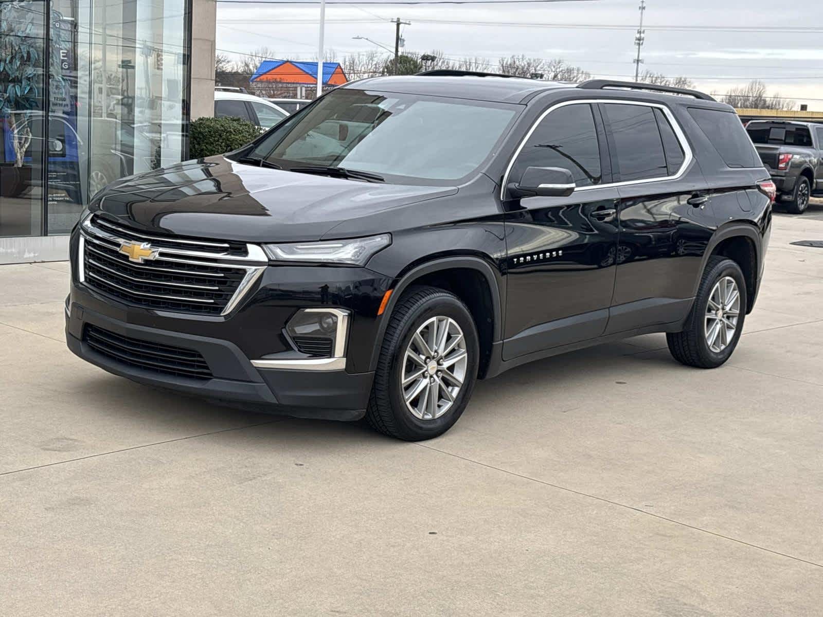 2023 Chevrolet Traverse LT Leather