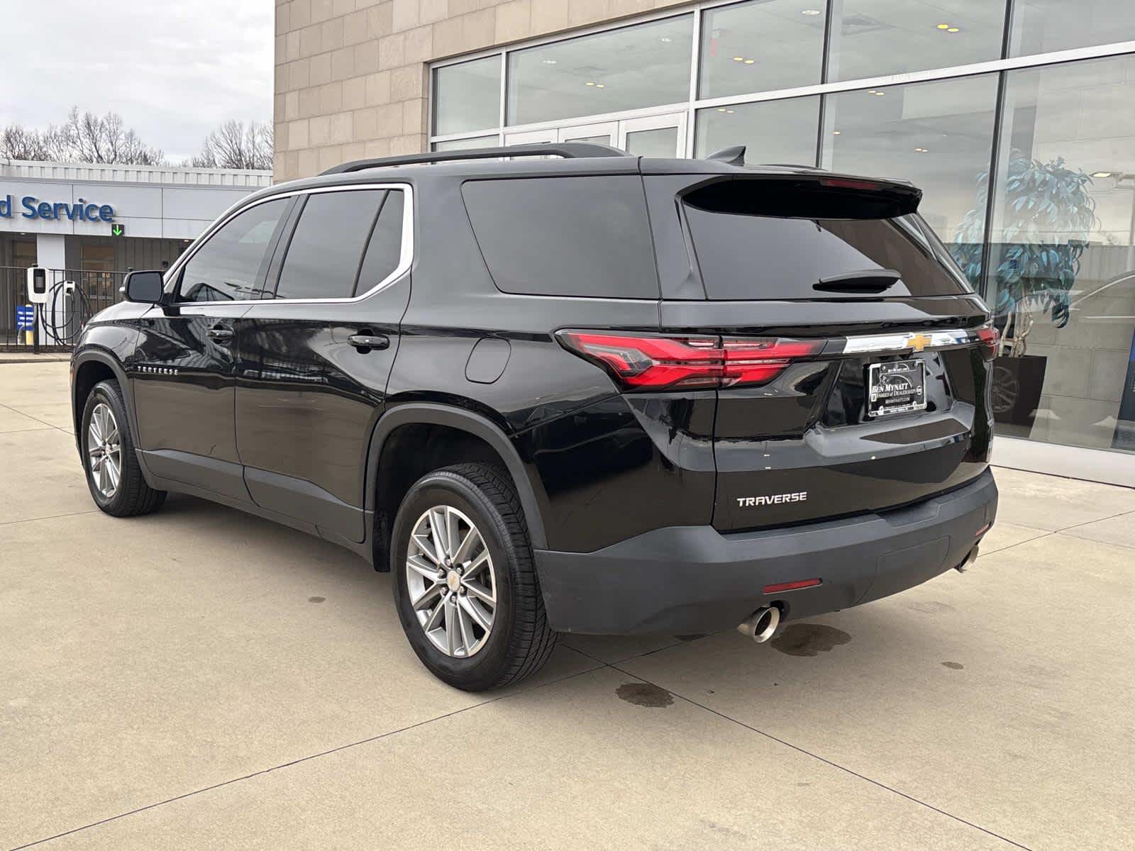 2023 Chevrolet Traverse LT Leather