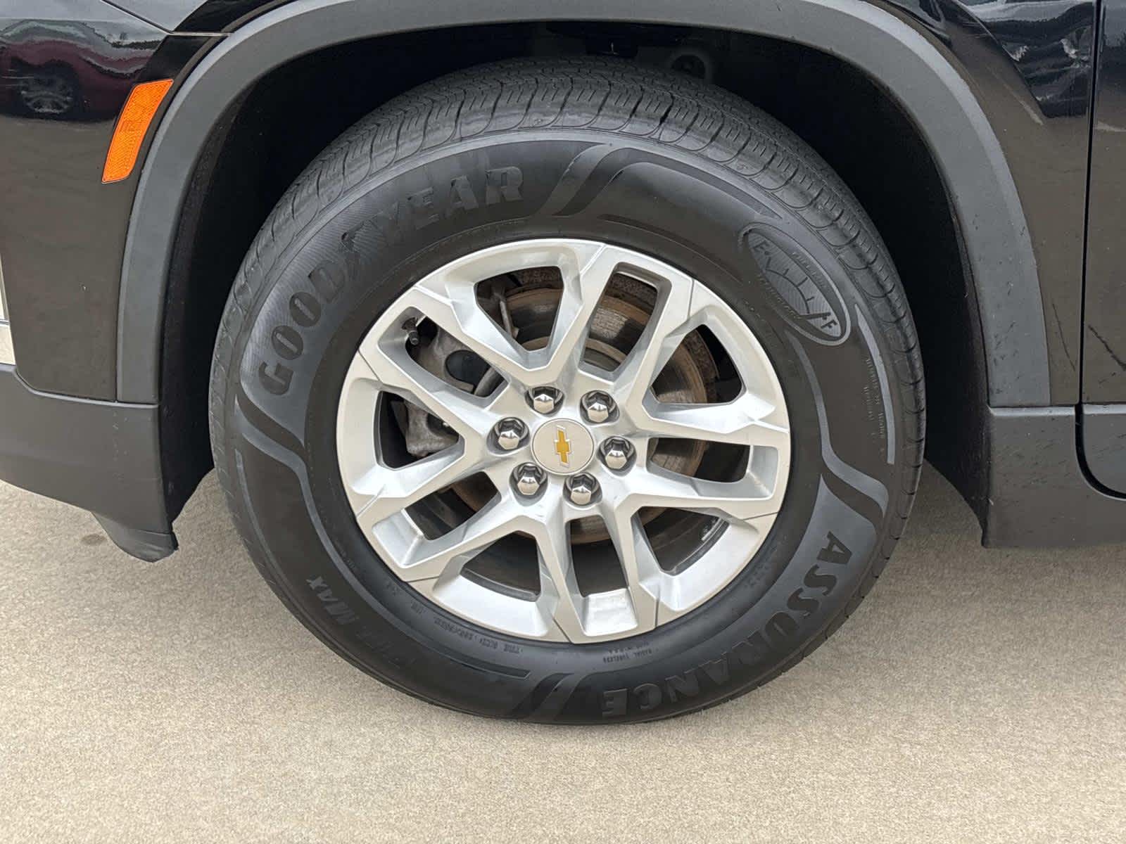 2023 Chevrolet Traverse LS