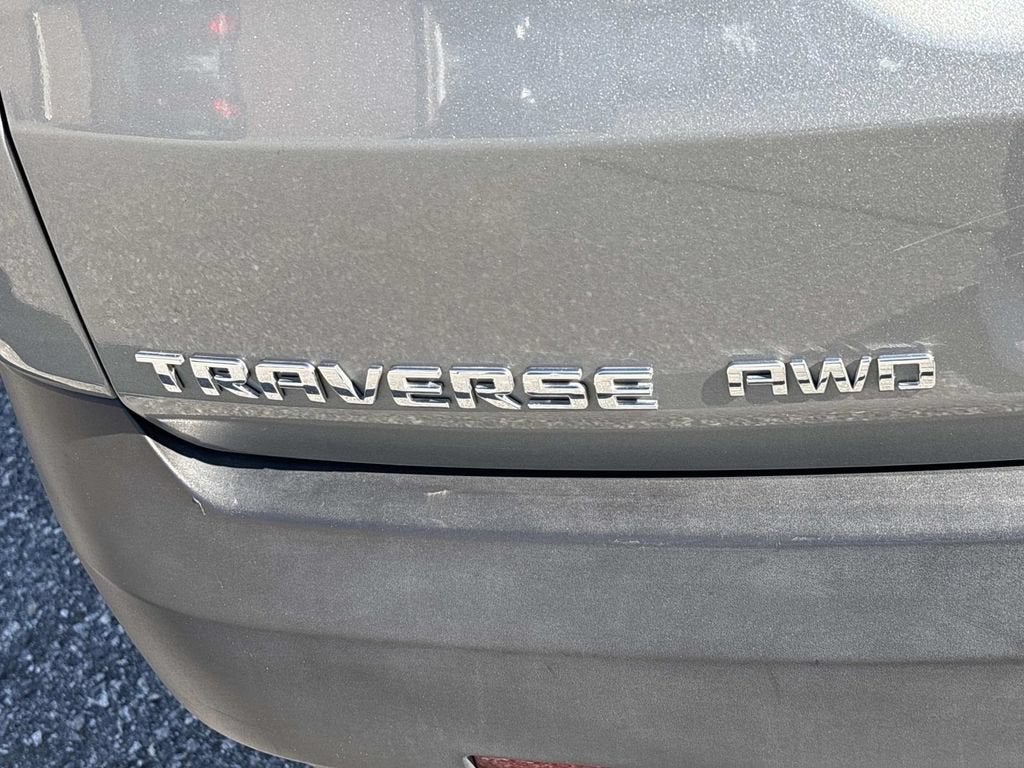 2023 Chevrolet Traverse LT Leather