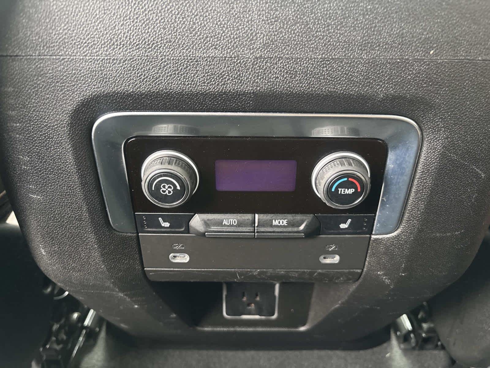 2022 Chevrolet Suburban High Country