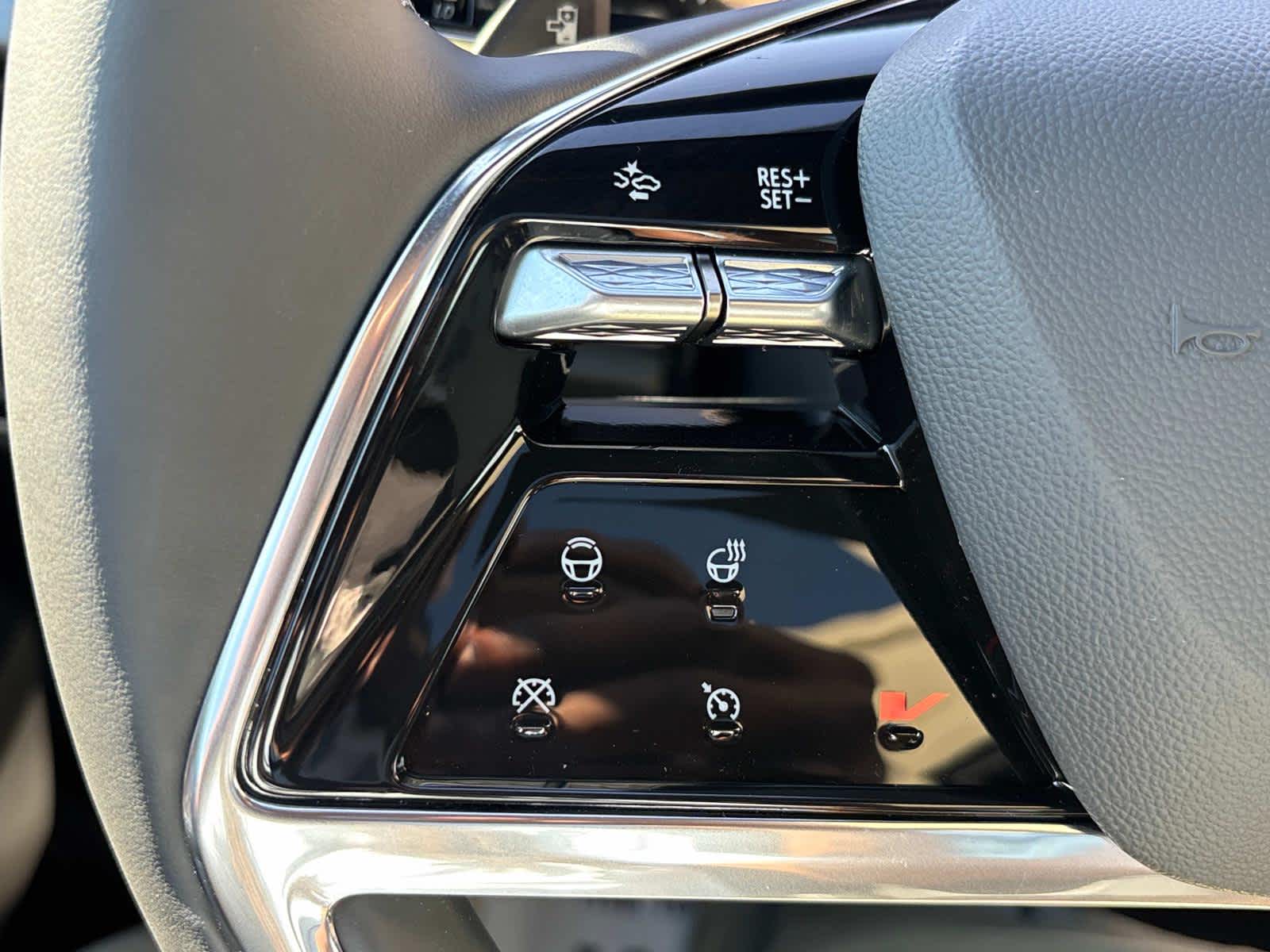 2026 Cadillac VISTIQ Luxury