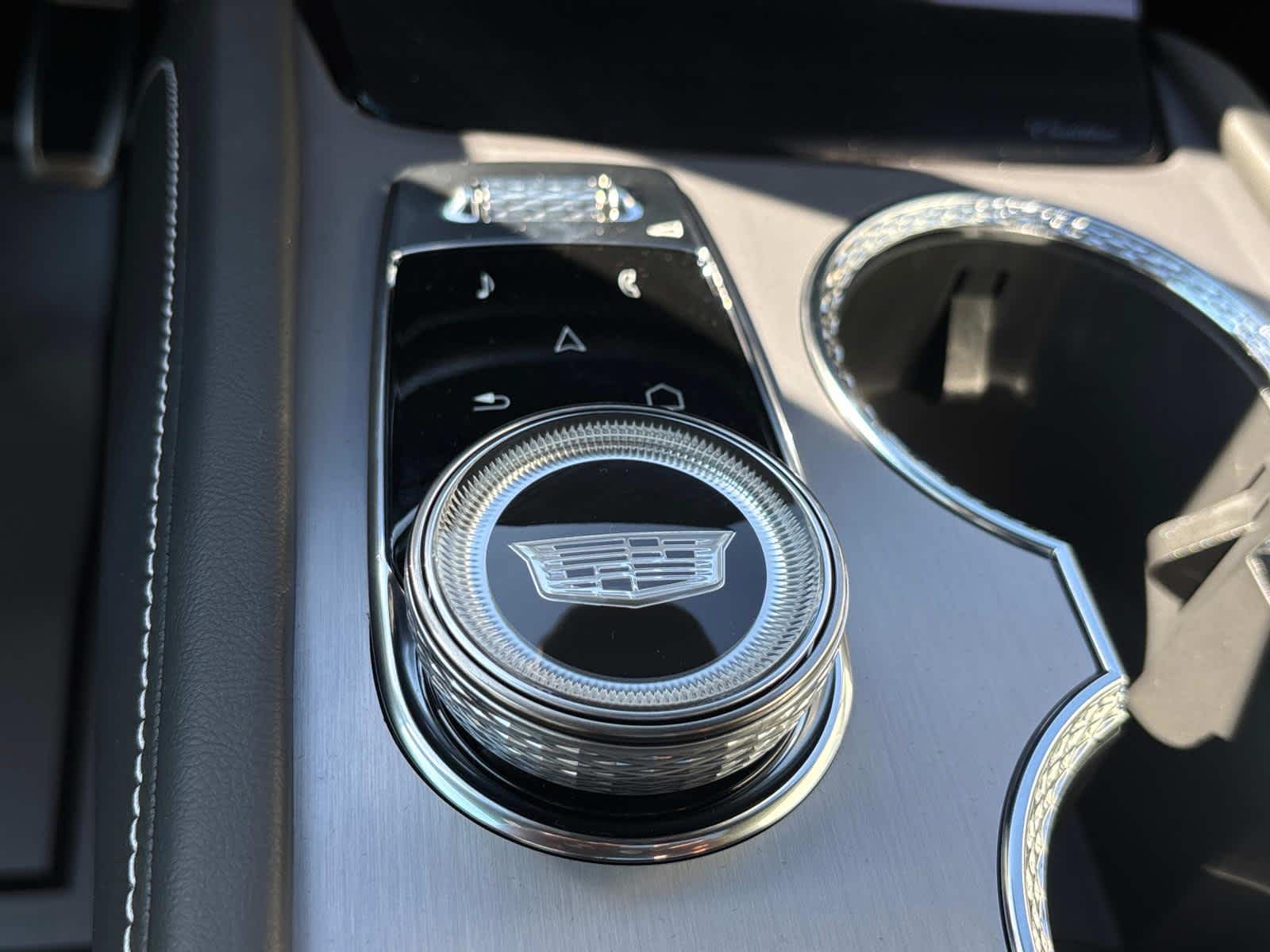 2026 Cadillac VISTIQ Luxury