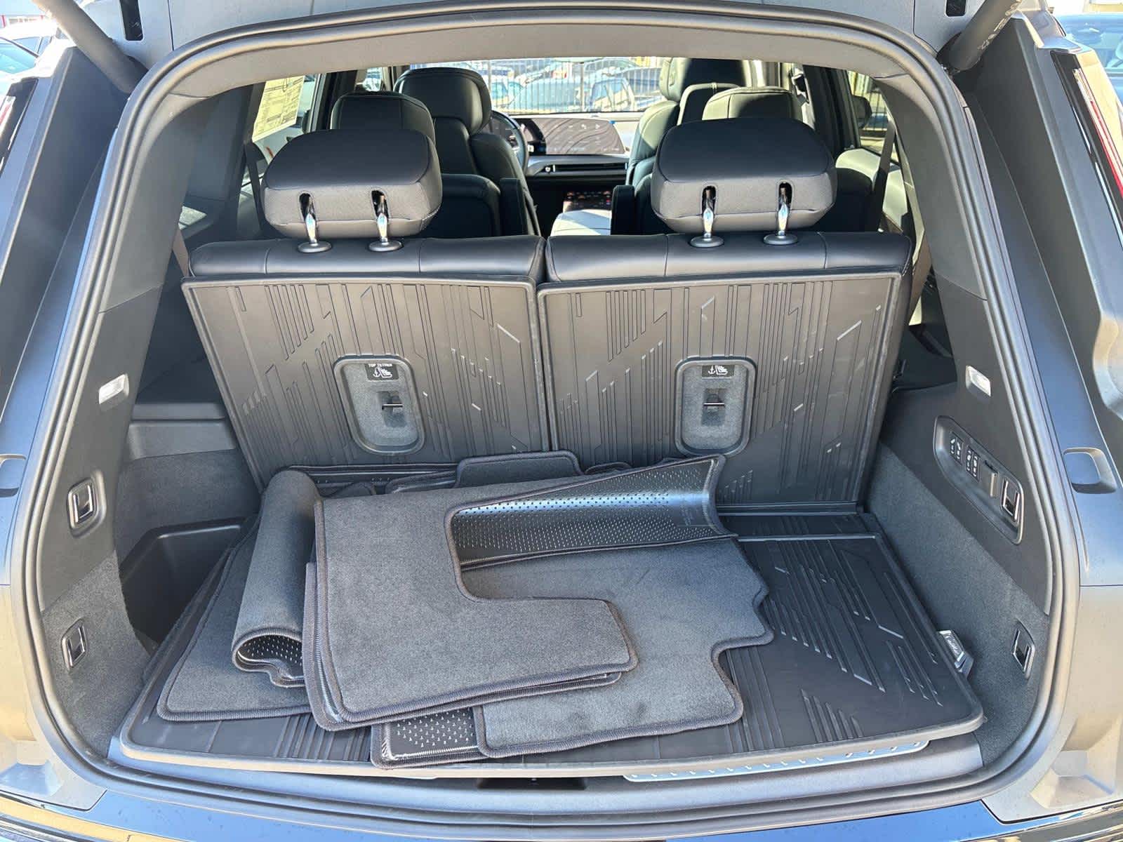 2026 Cadillac VISTIQ Luxury