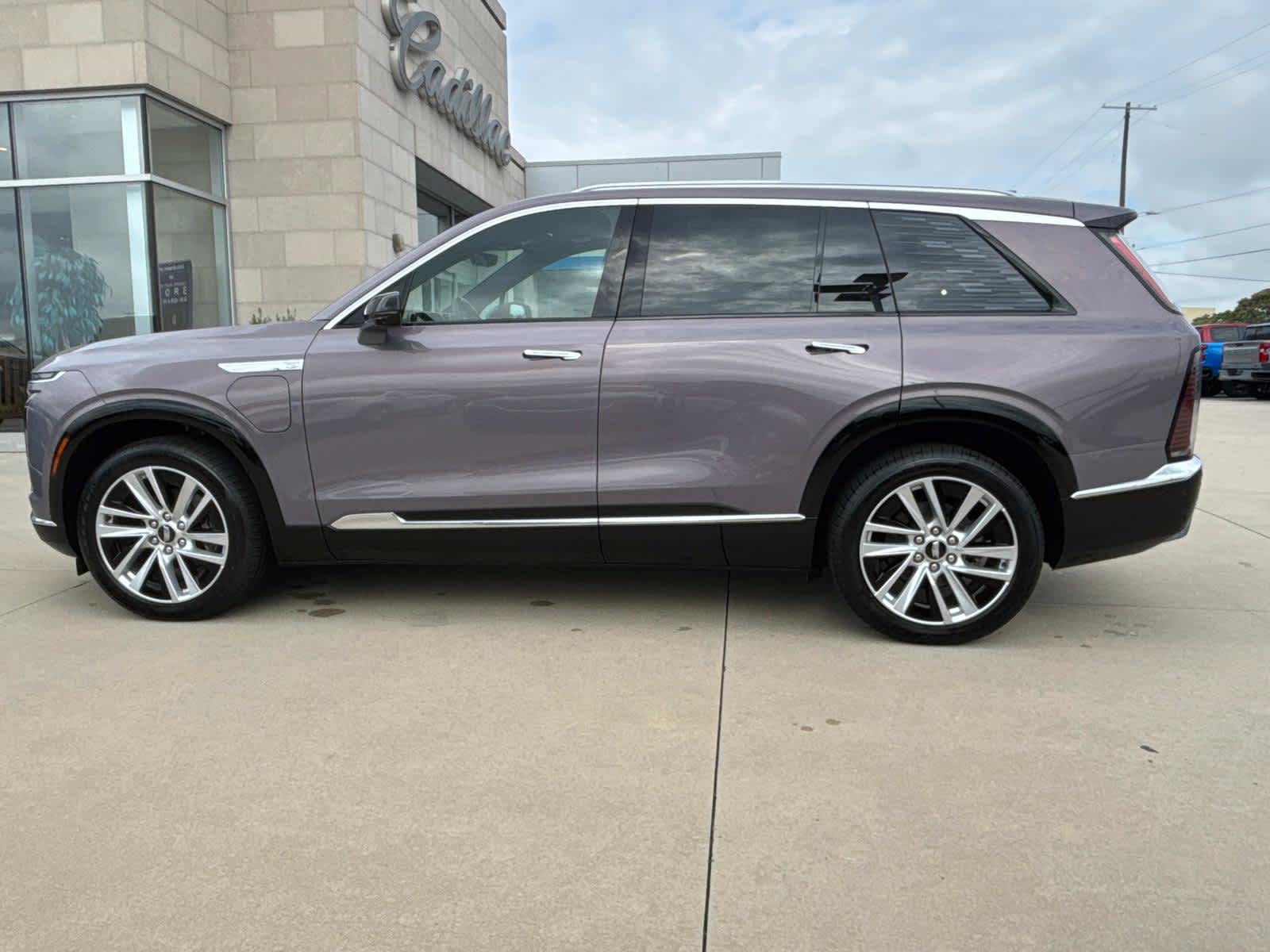 2026 Cadillac VISTIQ Luxury