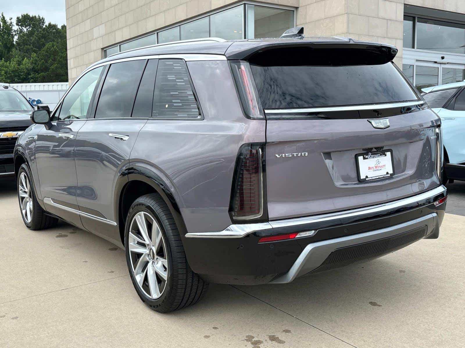 2026 Cadillac VISTIQ Luxury