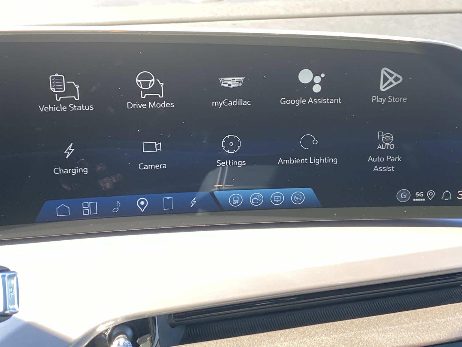 2026 Cadillac VISTIQ Luxury