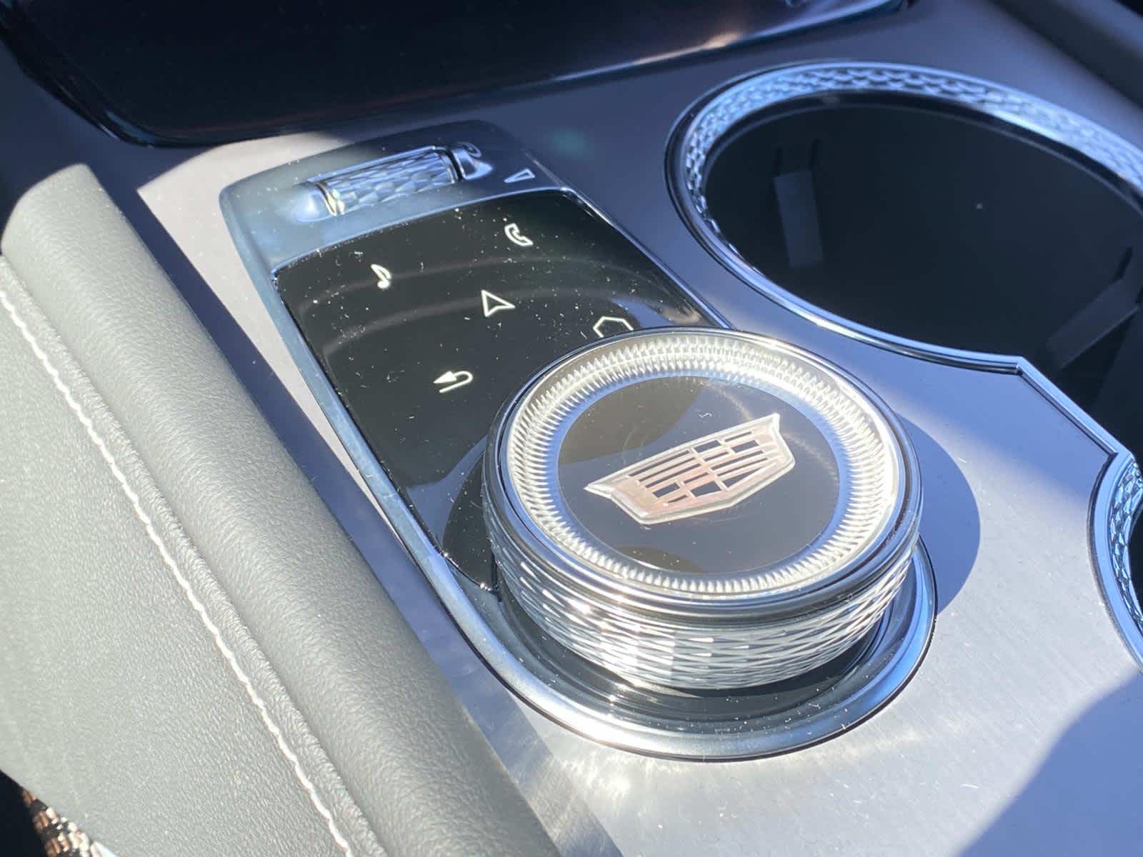 2026 Cadillac VISTIQ Luxury