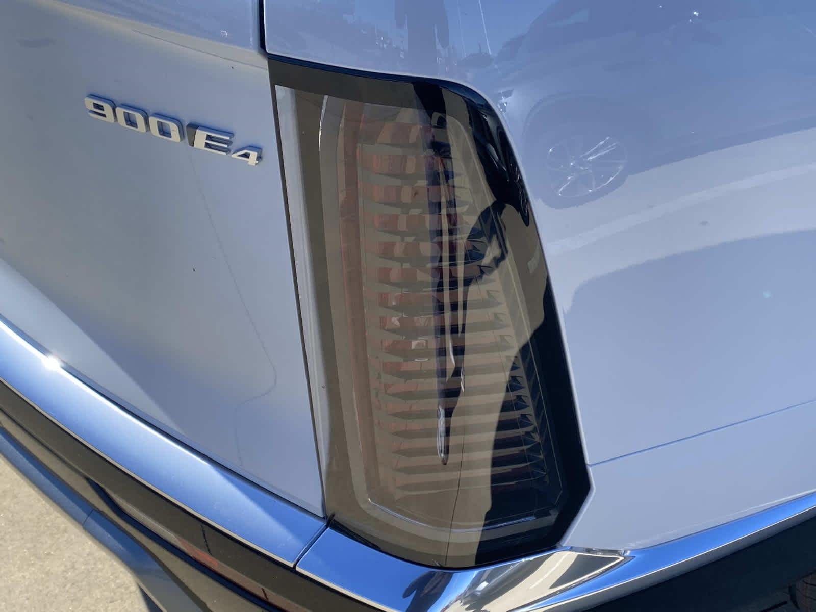 2026 Cadillac VISTIQ Luxury