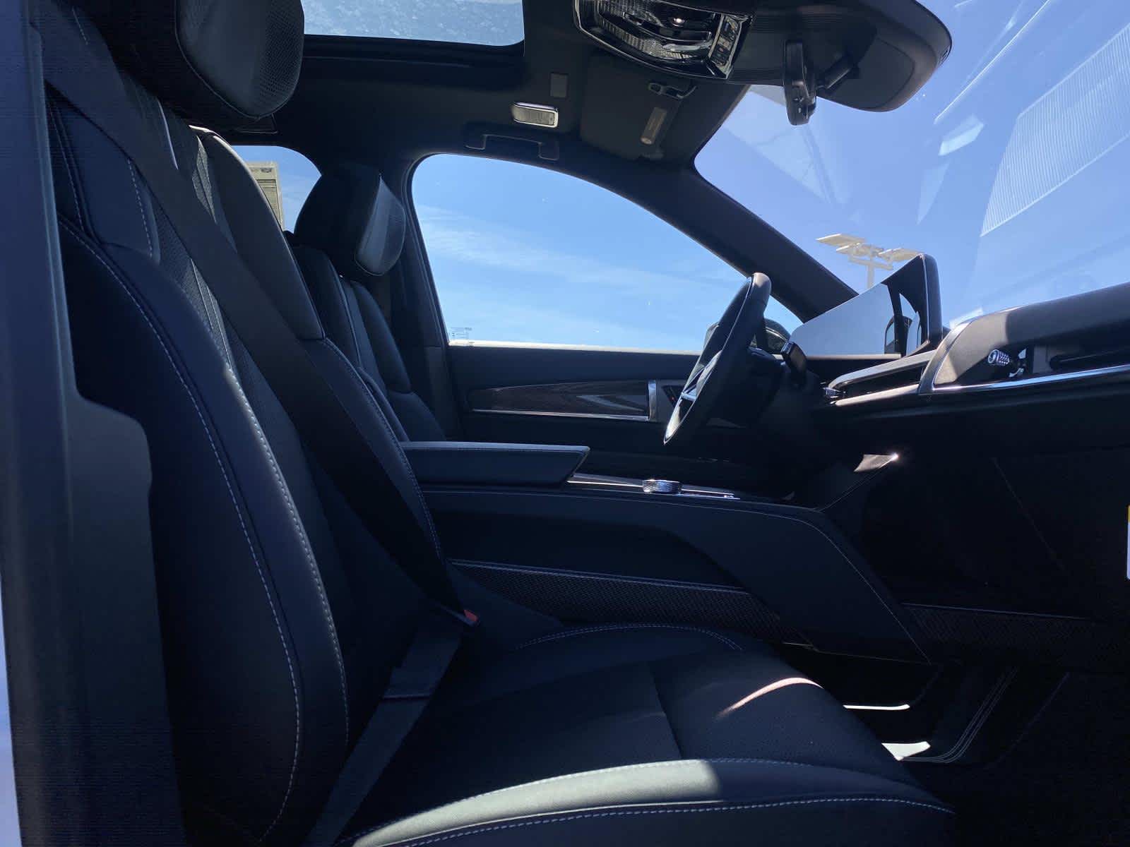 2026 Cadillac VISTIQ Luxury