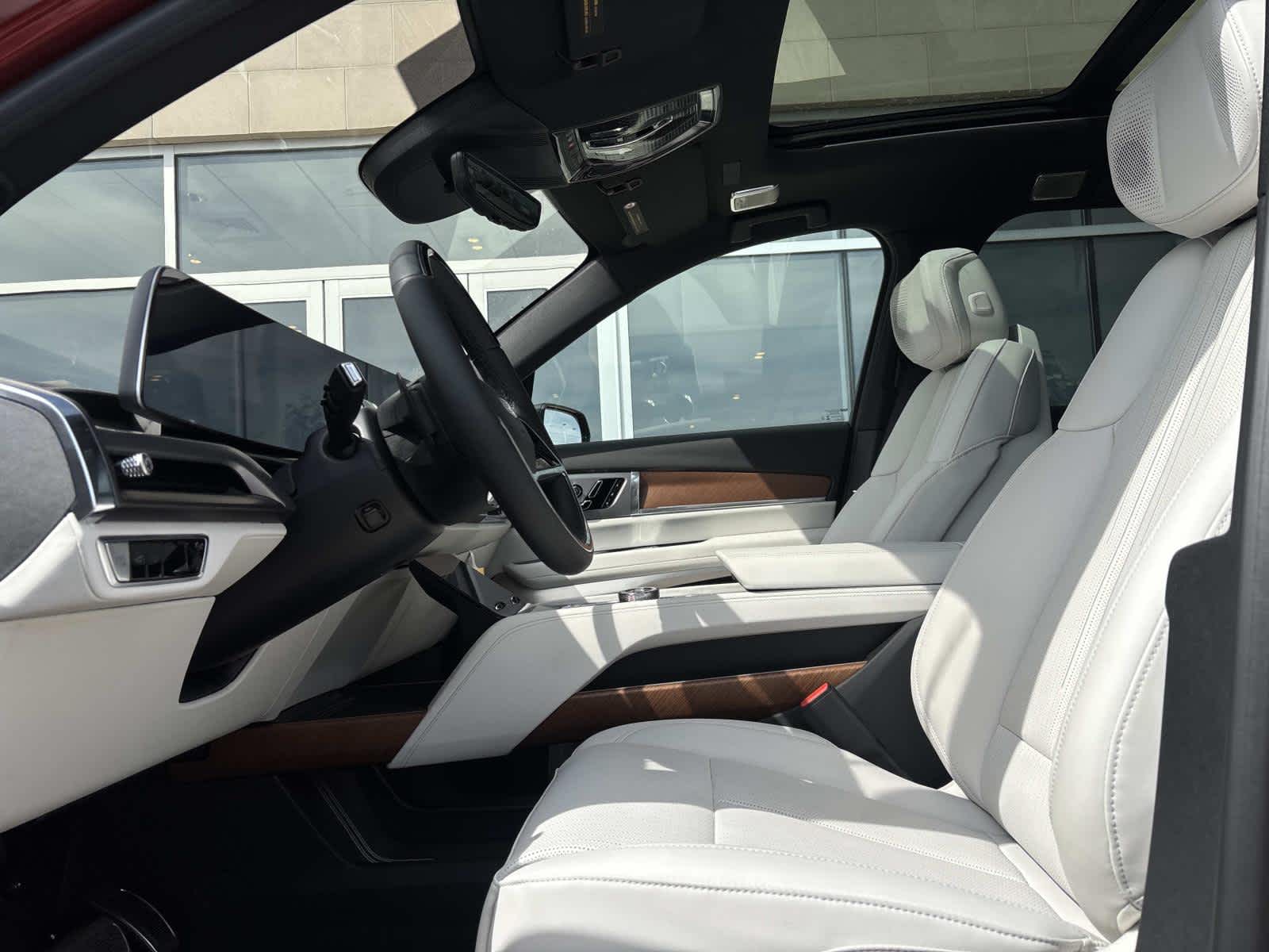 2026 Cadillac VISTIQ Luxury