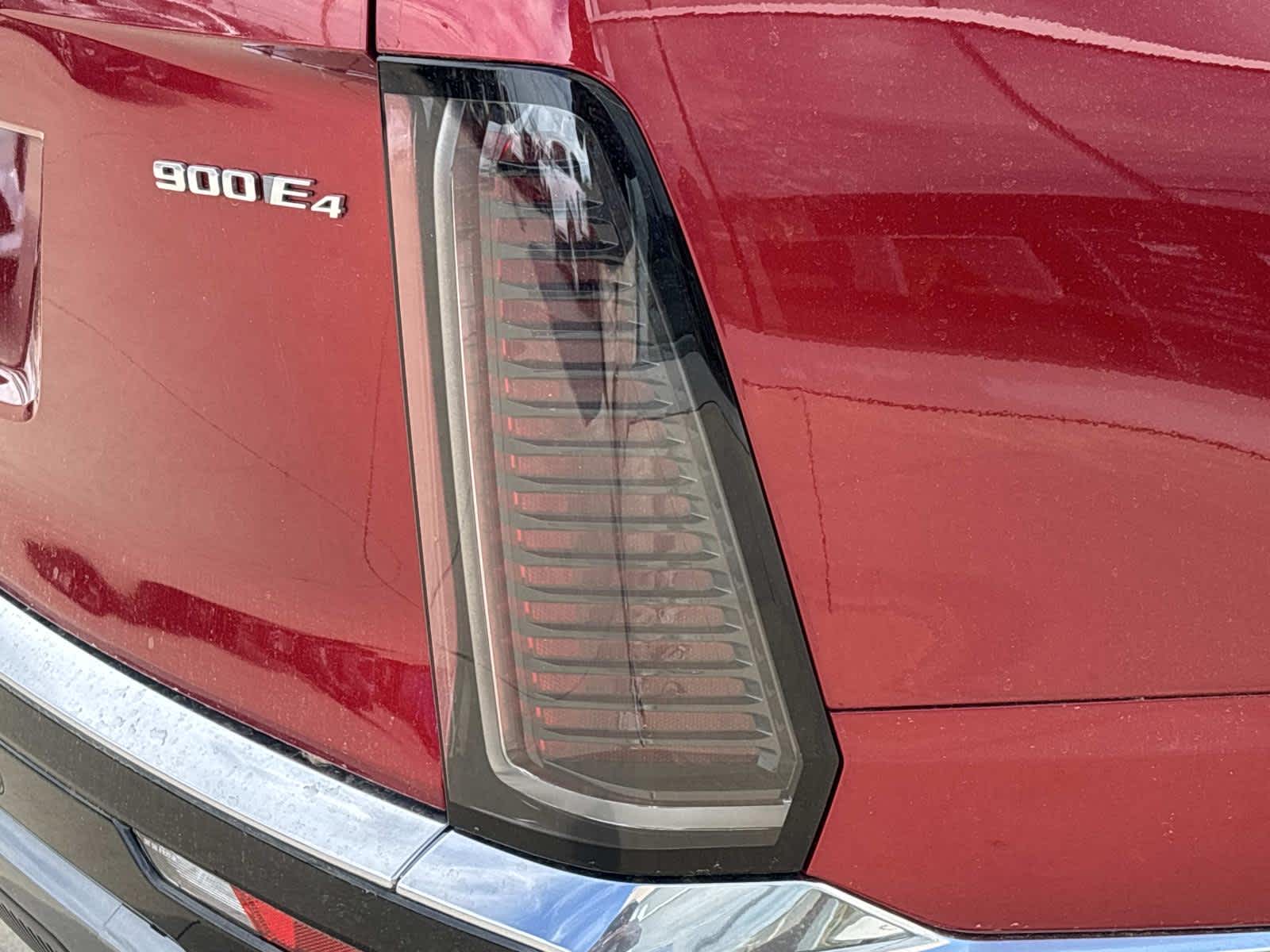 2026 Cadillac VISTIQ Luxury