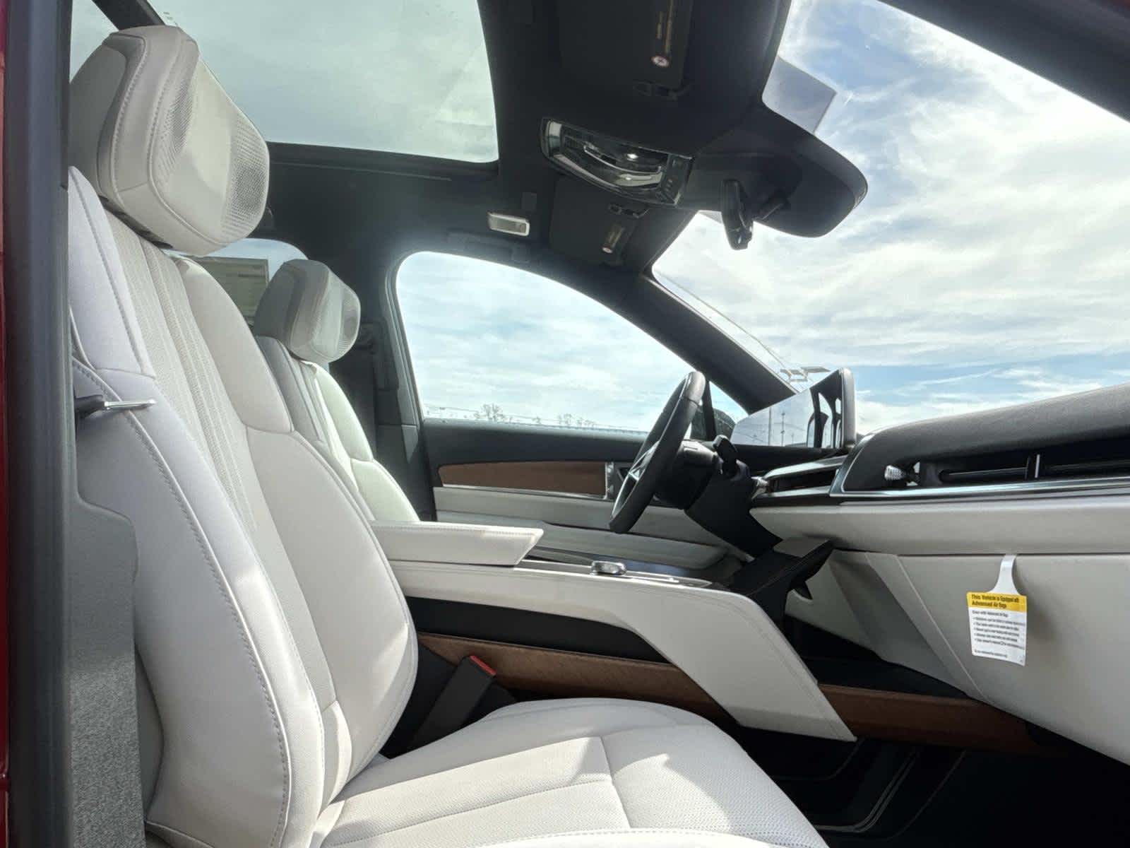 2026 Cadillac VISTIQ Luxury