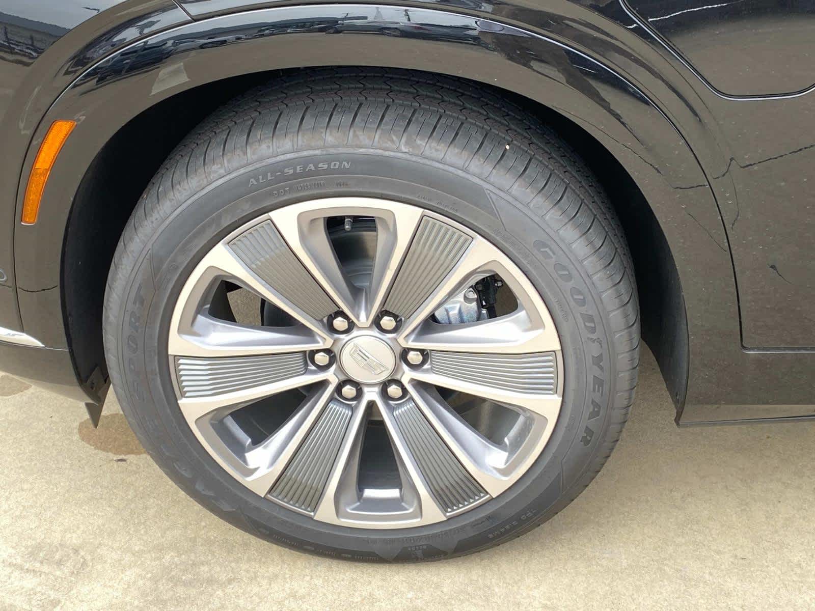 2026 Cadillac VISTIQ Luxury