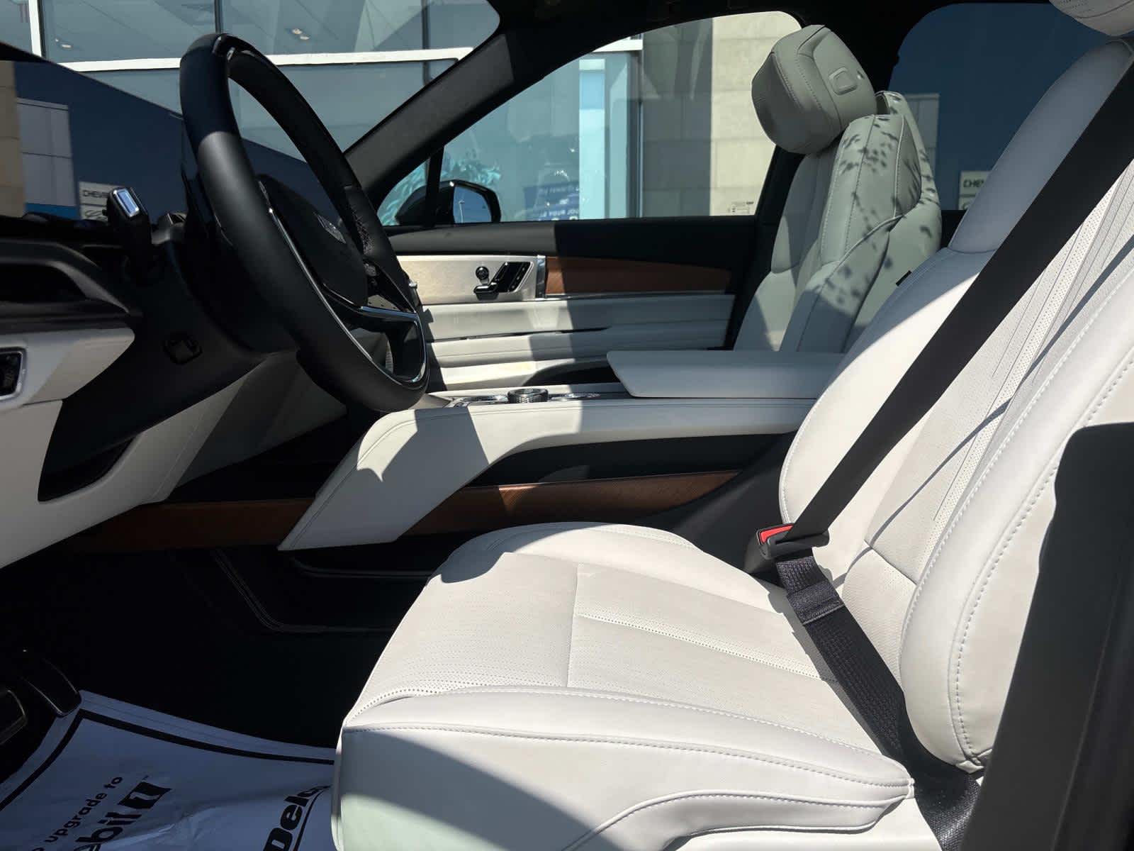 2026 Cadillac VISTIQ Luxury