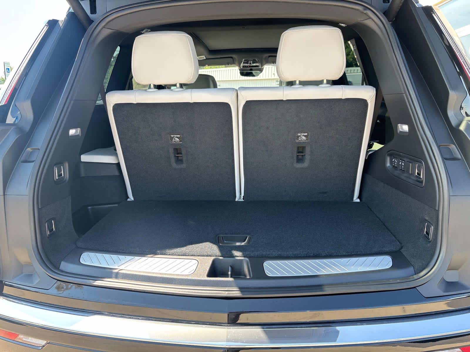 2026 Cadillac VISTIQ Luxury