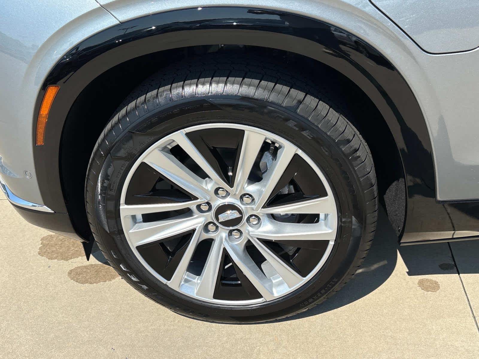 2026 Cadillac VISTIQ Luxury