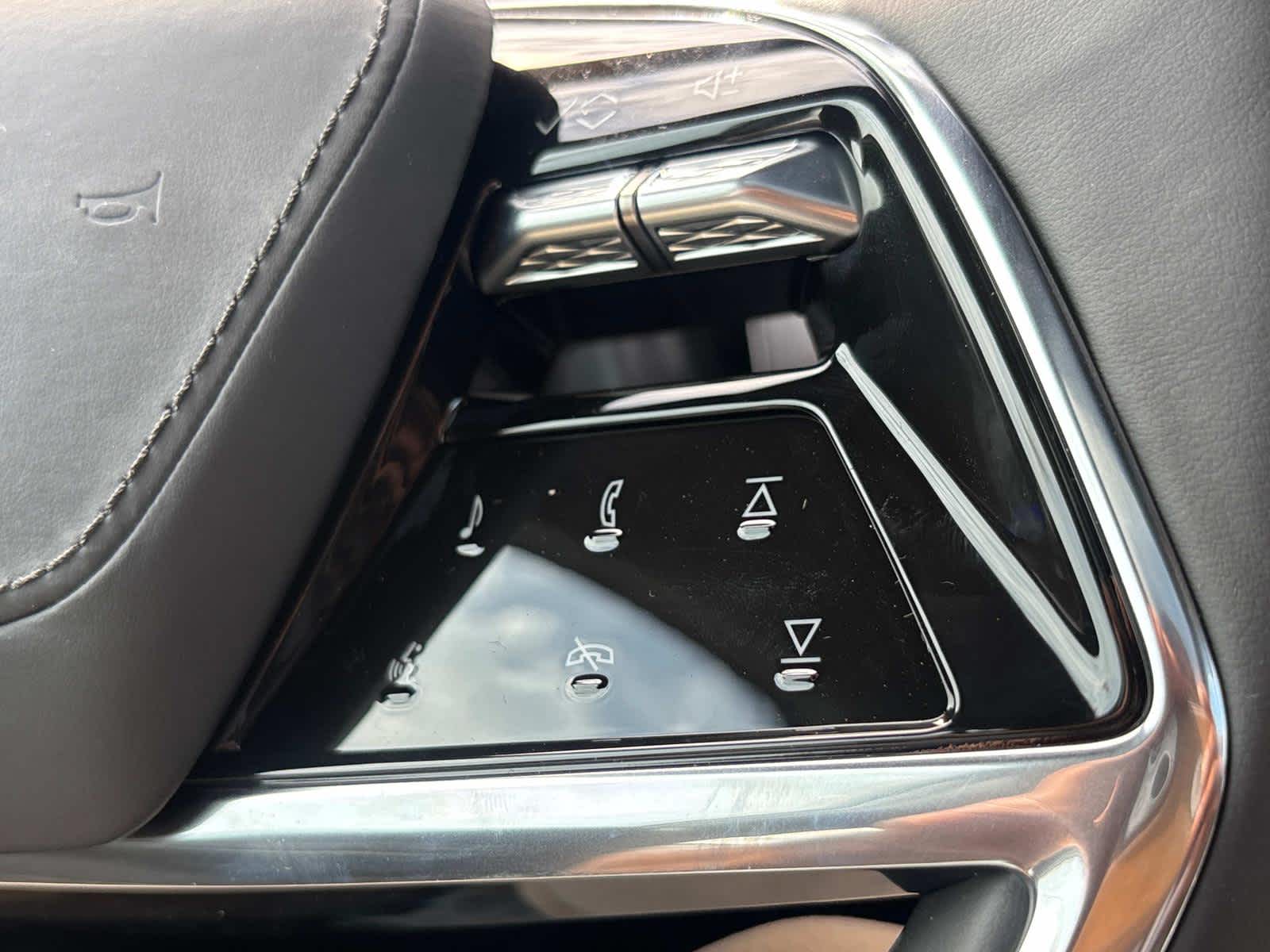 2026 Cadillac VISTIQ Platinum