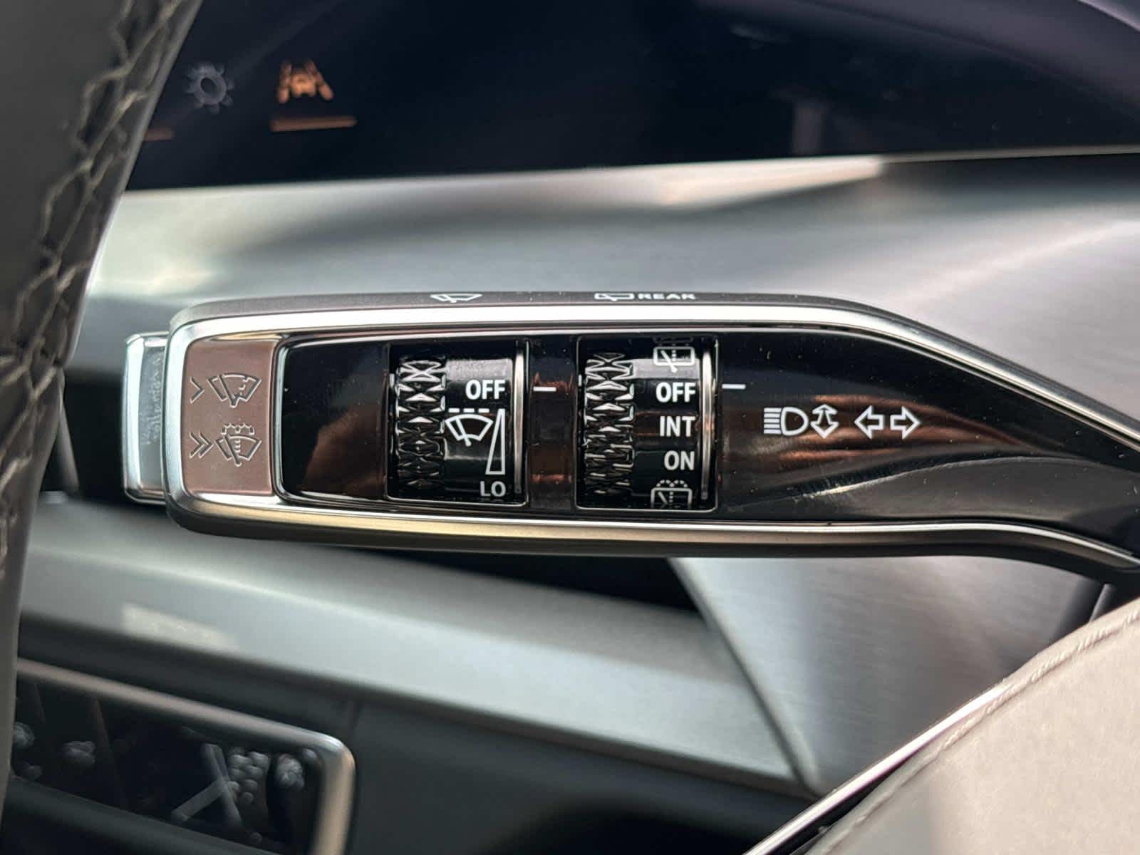 2026 Cadillac VISTIQ Platinum