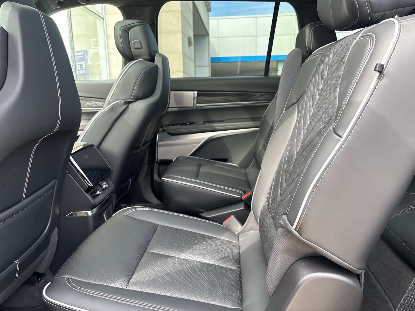 2026 Cadillac VISTIQ Platinum