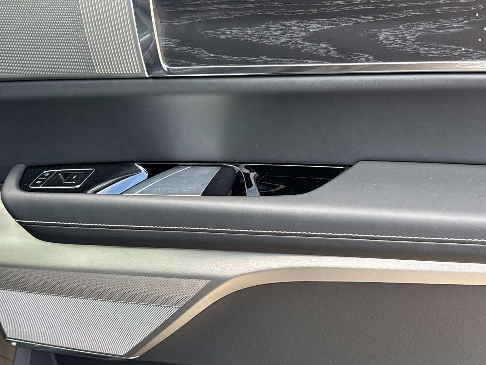 2026 Cadillac VISTIQ Platinum