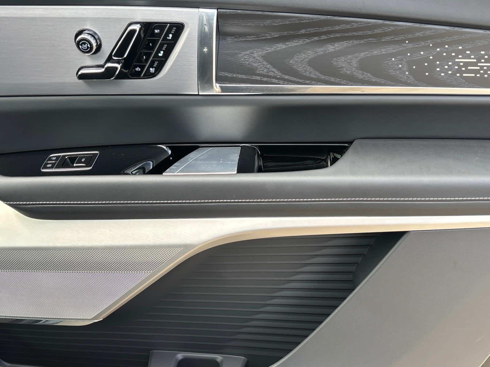 2026 Cadillac VISTIQ Platinum