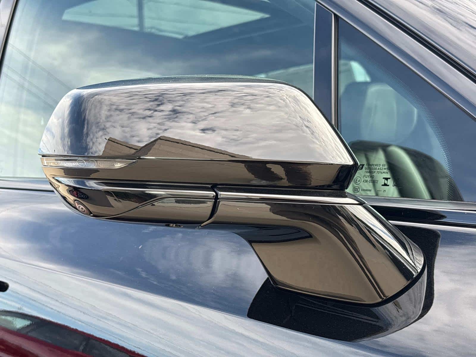 2026 Cadillac VISTIQ Platinum