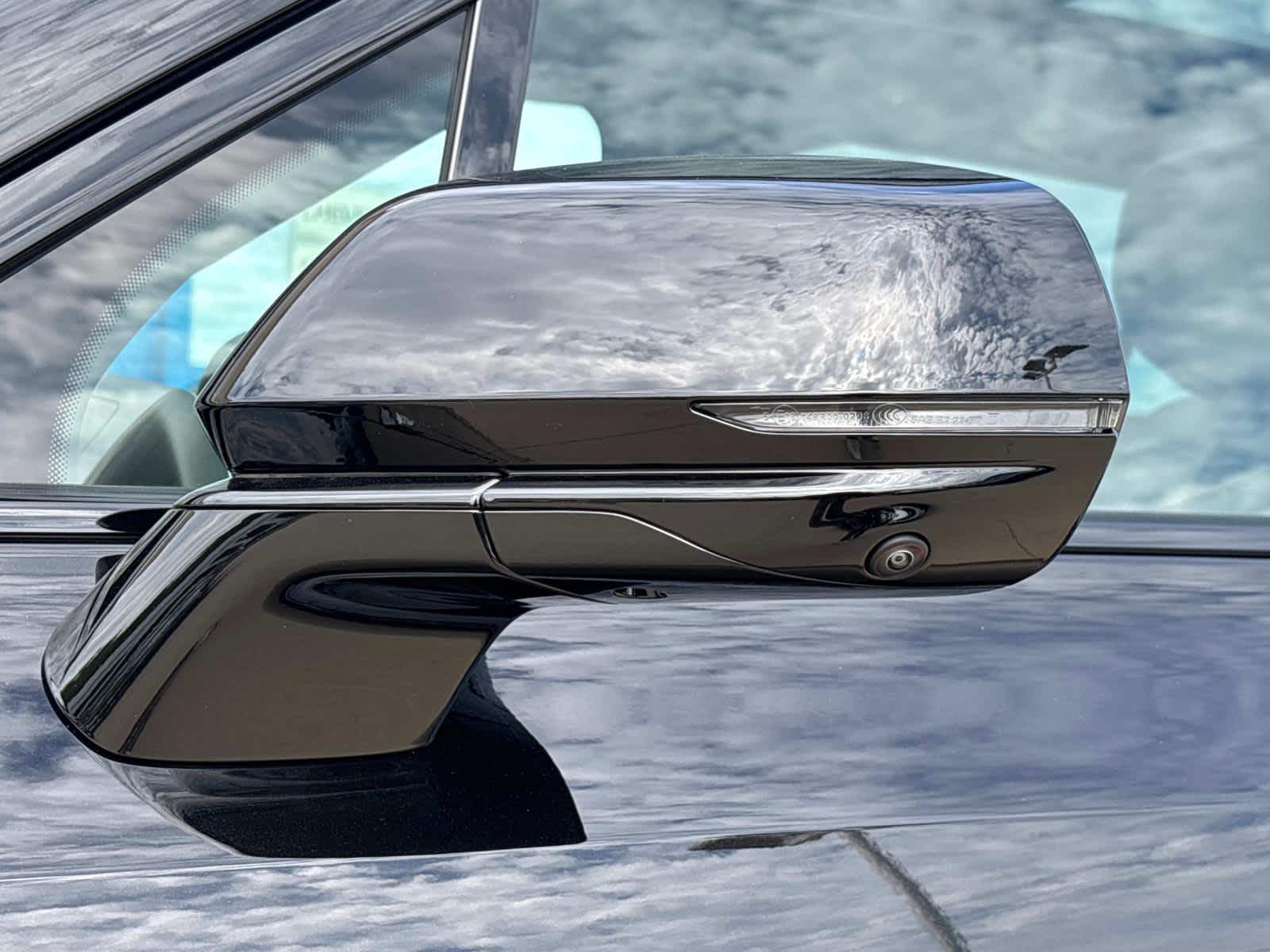 2026 Cadillac VISTIQ Platinum