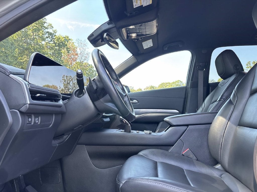 2025 Cadillac XT4 Premium Luxury