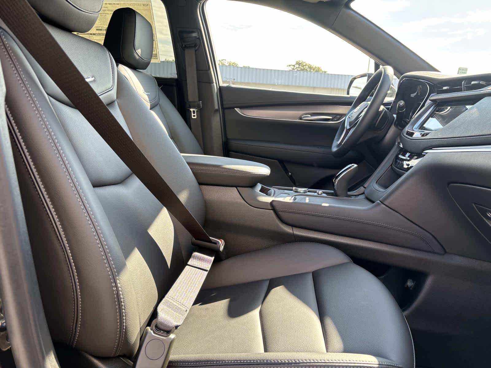 2025 Cadillac XT5 Luxury