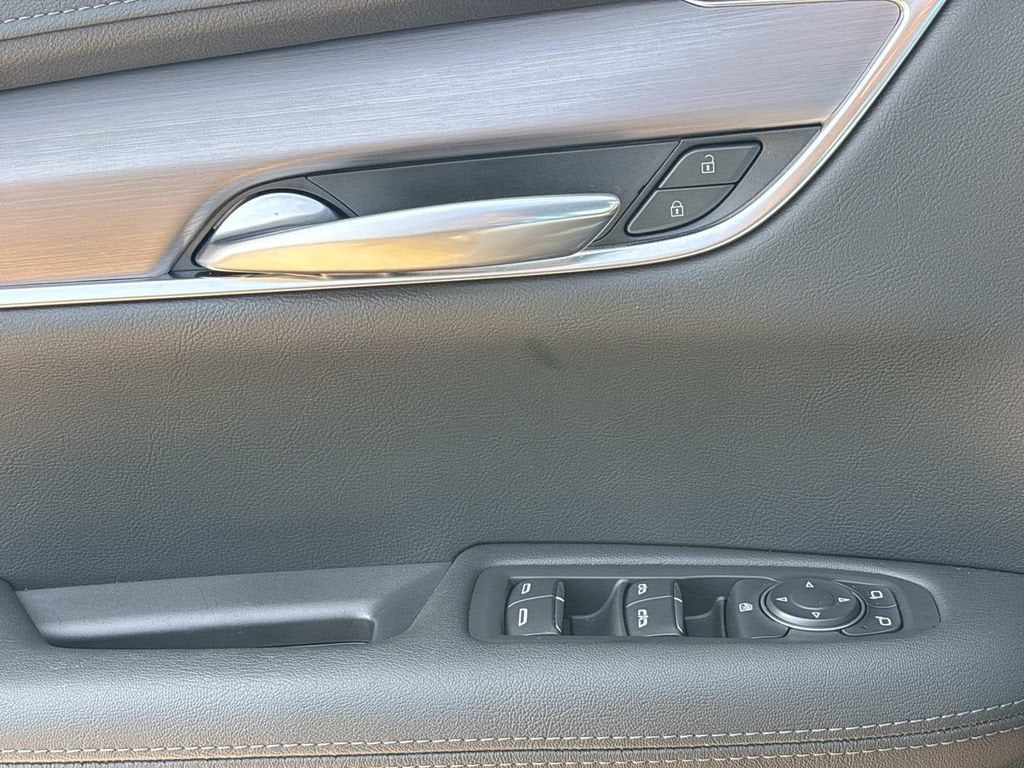 2026 Cadillac XT5 Luxury