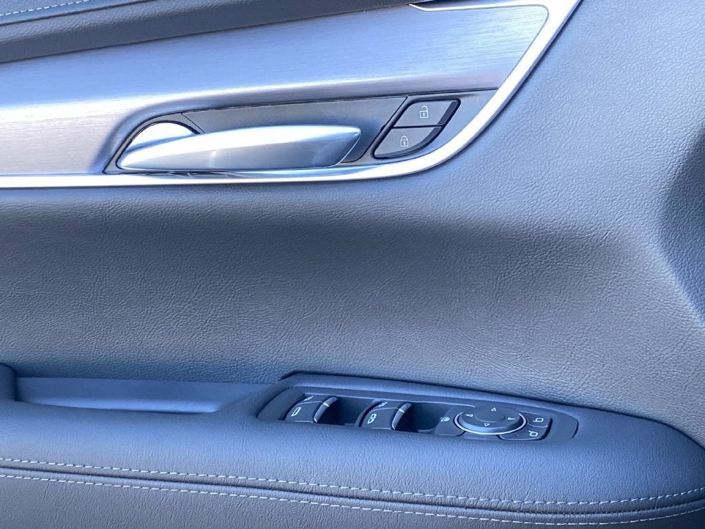 2026 Cadillac XT5 Luxury