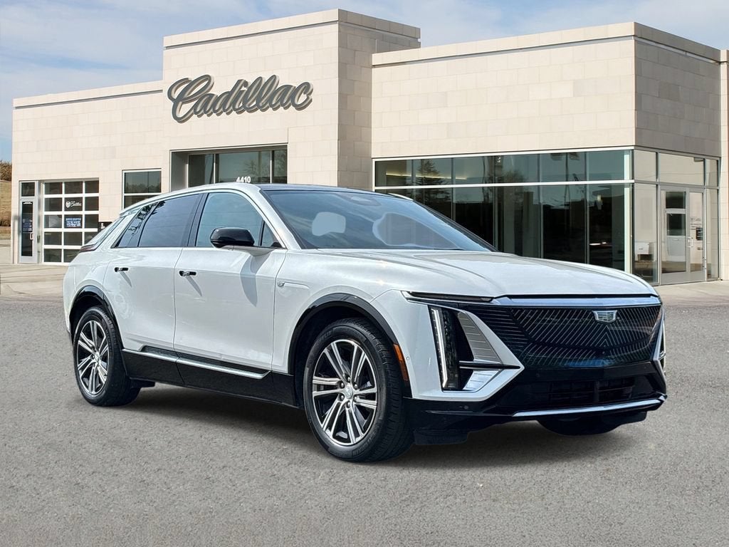 Used 2024 Cadillac LYRIQ Luxury 1 with VIN 1GYKPPRK3RZ102588 for sale in Concord, NC