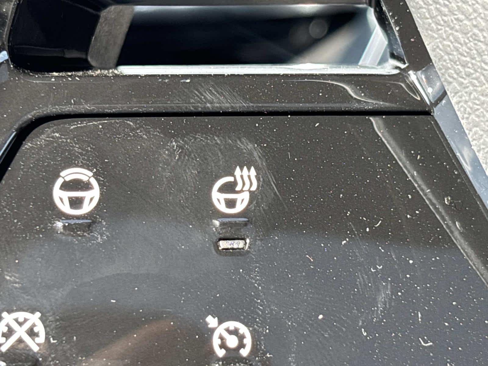 2025 Cadillac LYRIQ Luxury 2