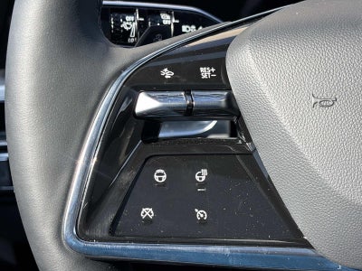 2025 Cadillac LYRIQ Luxury 2