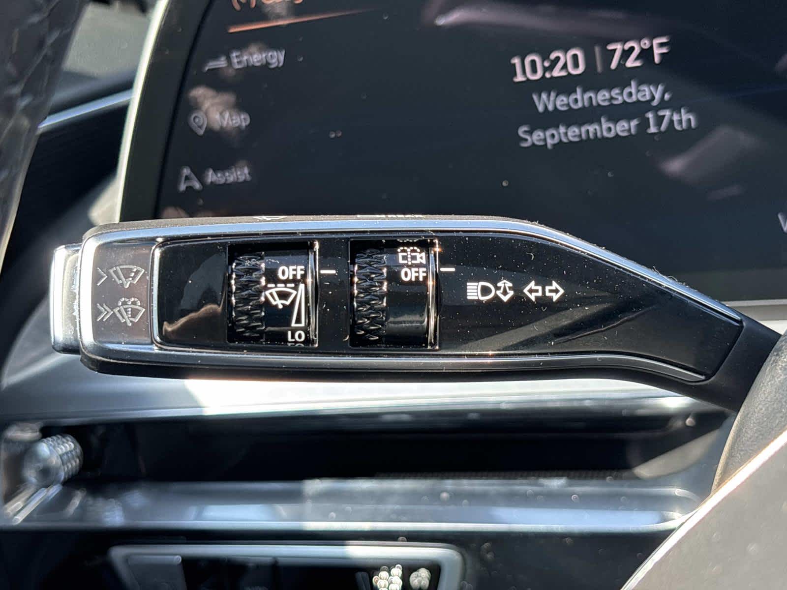 2025 Cadillac LYRIQ Luxury 2