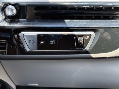 2025 Cadillac LYRIQ Luxury 2