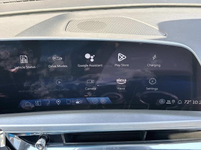 2025 Cadillac LYRIQ Luxury 2