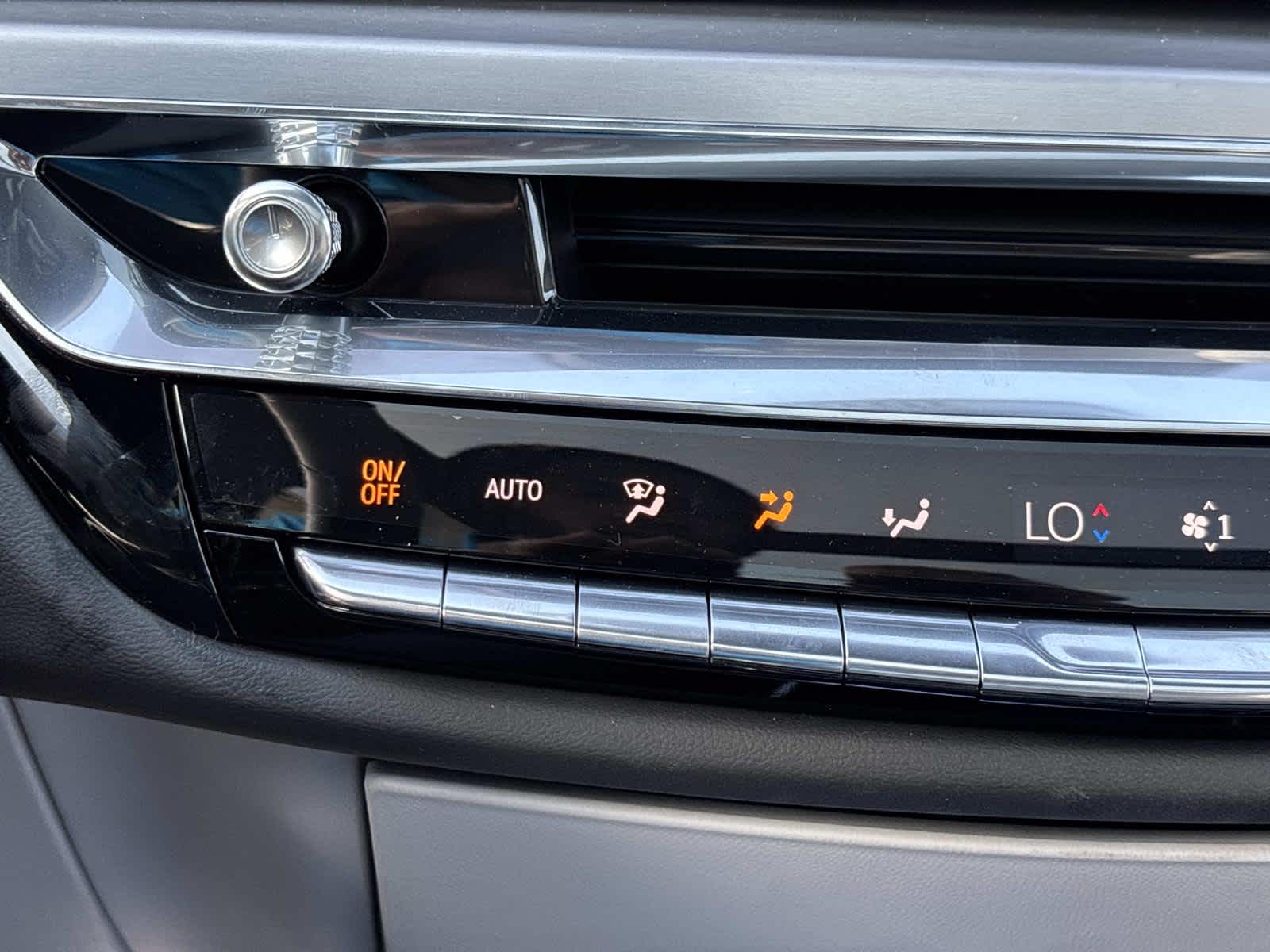 2025 Cadillac LYRIQ Luxury 2