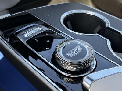 2025 Cadillac LYRIQ Luxury 2