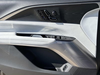 2025 Cadillac LYRIQ Luxury 2